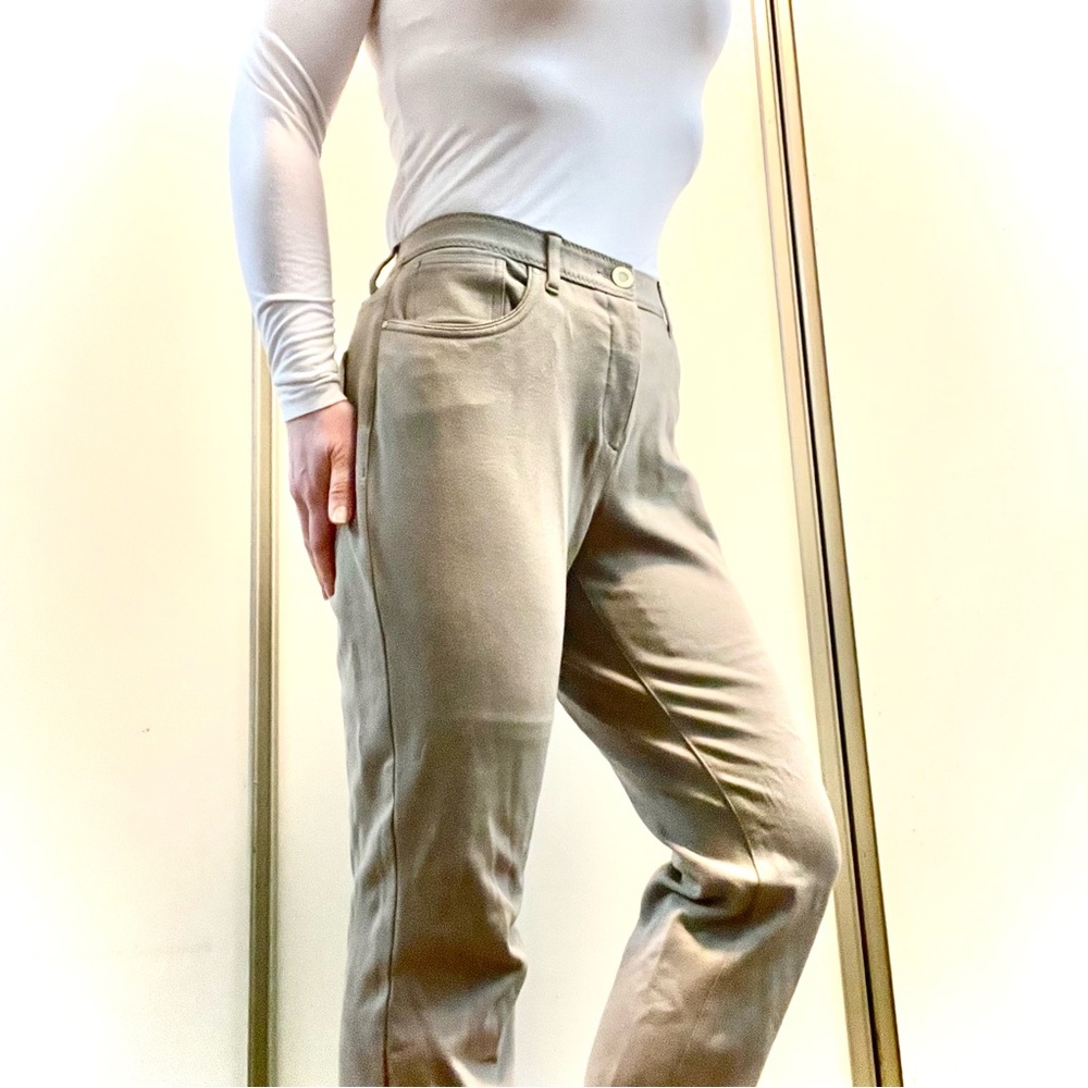 Chico’s So Slimming Tan Khaki Straight Leg Coastal Grandma Quiet Luxury Pants